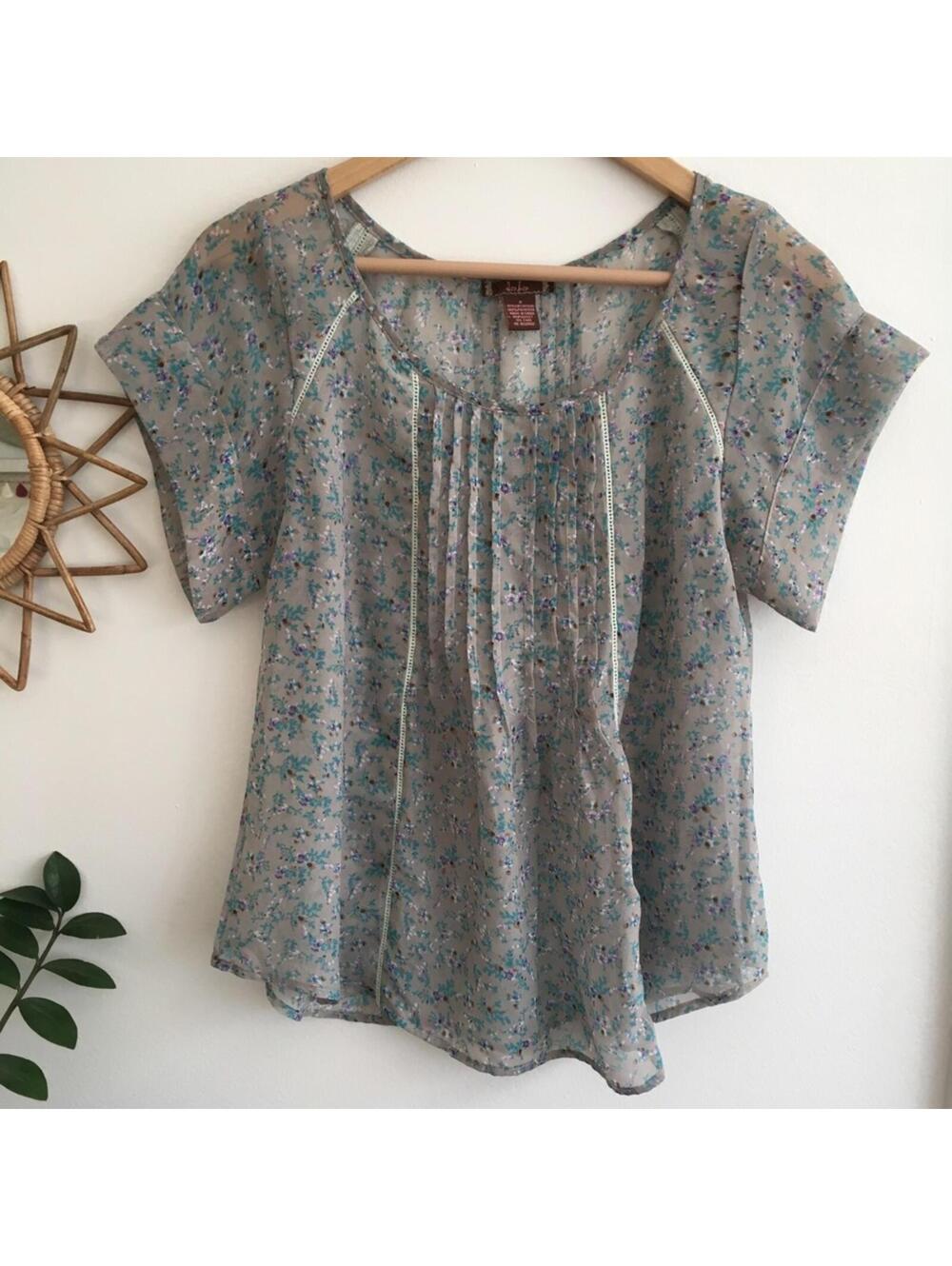 dm bm Floral Short Sleeve Blouse Size S